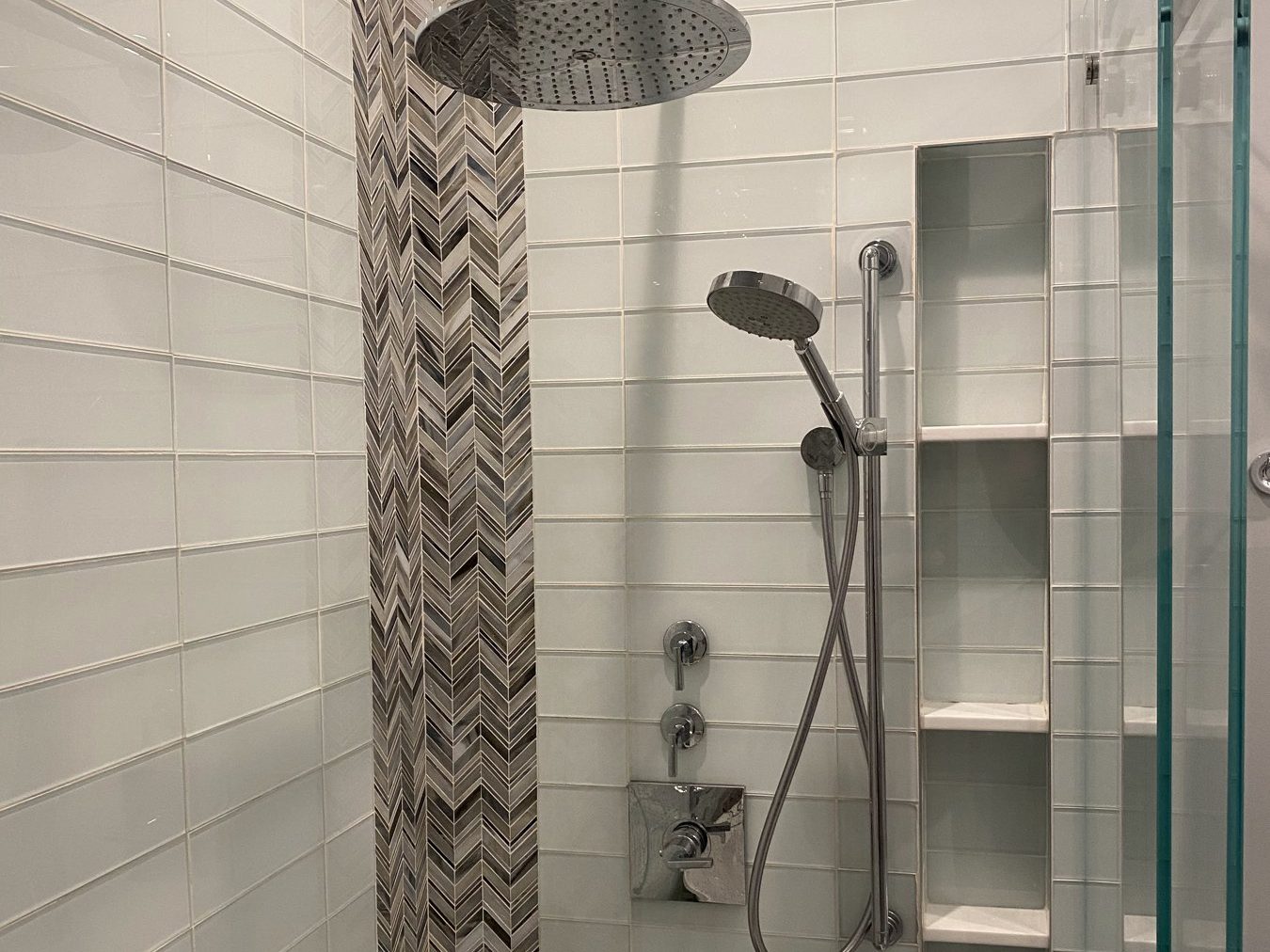 Mosaic accent and shower shelves