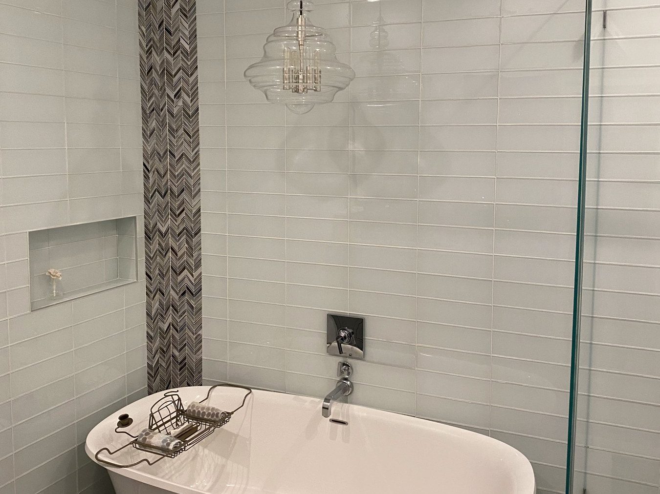 Freestanding tub